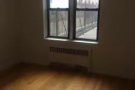 法拉盛公寓楼出租一大主卧可住两人，另有一人单房