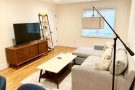 新鲜草原学区房，50Ave 189街, 二楼两房一厅 800呎，全新装修