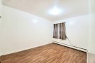 Elmhurst新装修二楼两室一厅一厨一卫带大阳台，$1,850全包，近M/R车