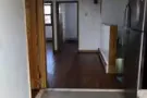 Elmhurst二楼 三房一厅 800 sq/ ft.