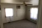 长岛 levittown 二楼整体出租或者分租 三房 一个卫生间 一个厨房