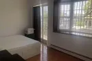 Elmhurst 皇后区大单房出租有大阳台， 带简单家具 (无中介费）