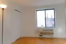 法拉盛地铁站,新世界步行8分钟！2b2b公寓次卧出租!