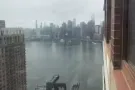 Long Island City 长岛市面对东河高层豪华公寓两室一厅出租