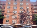 周日公展 法拉盛35大道和Parsons Blvd 一房一厅coop $259000，917-939-3940