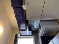 布魯克林十八大道二樓三房一廳。