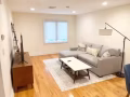 新鲜草原学区房，50Ave 189街, 二楼两房一厅 800呎，全新装修