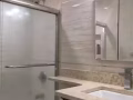 Elmhurst新裝修房子 出租單間帶超大陽台 近地鐵站 走路四分鐘到m/r車地