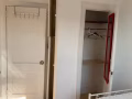 金城發holly ave有個單間出租。適合愛乾淨，不吸煙人士。有窗有床有衣櫃高速